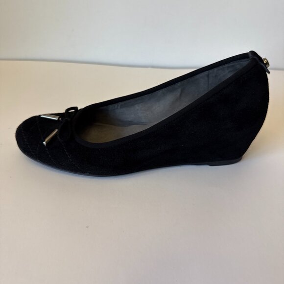 Stuart Weitzman Womens Sz 6 Black Suede Quilted Toe Ballet Wedge Pumps - Picture 7 of 16